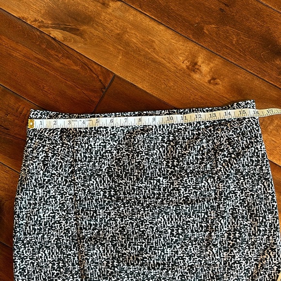 New York & Company Black and White Stretch Pencil Skirt Size 8 - Picture 4 of 9